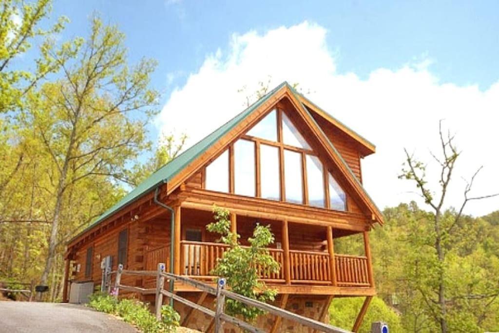 Newly Renovated Perfect 2 Bedroom W Indoor Jacuzzies, Hot Tub, Pool, Sauna, Golf! Pigeon Forge Exterior photo