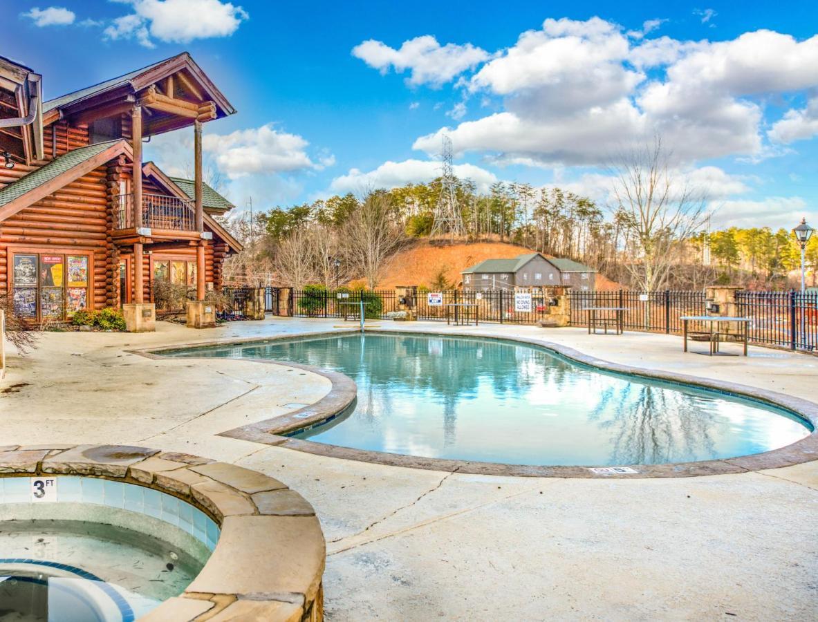 Newly Renovated Perfect 2 Bedroom W Indoor Jacuzzies, Hot Tub, Pool, Sauna, Golf! Pigeon Forge Exterior photo