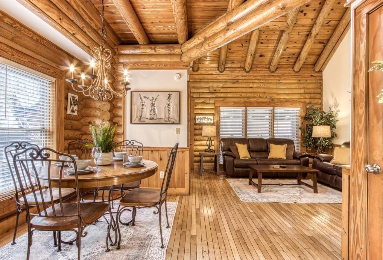 Newly Renovated Perfect 2 Bedroom W Indoor Jacuzzies, Hot Tub, Pool, Sauna, Golf! Pigeon Forge Exterior photo
