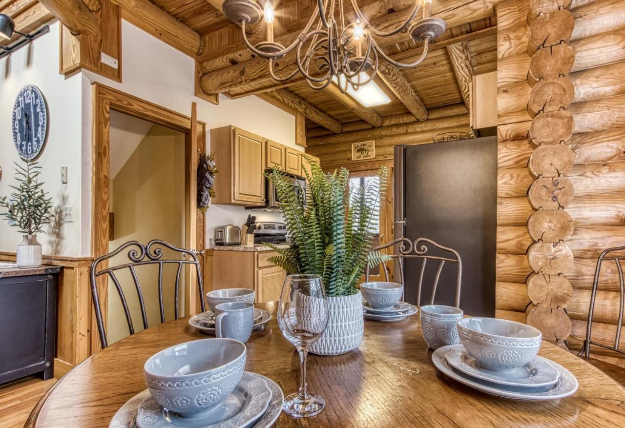 Newly Renovated Perfect 2 Bedroom W Indoor Jacuzzies, Hot Tub, Pool, Sauna, Golf! Pigeon Forge Exterior photo